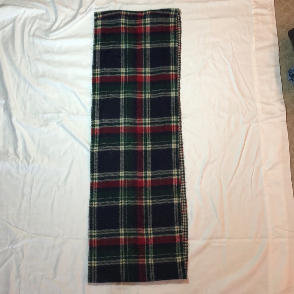 Reversible infinity scarf